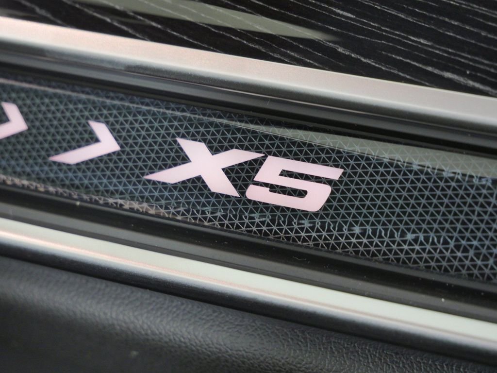 New 2026 Dravit Grey Metallic BMW xDrive40i image 24