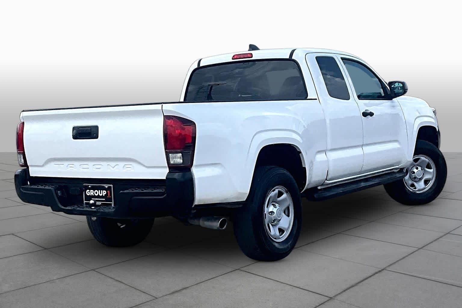 Used 2022 White Toyota SR image 12