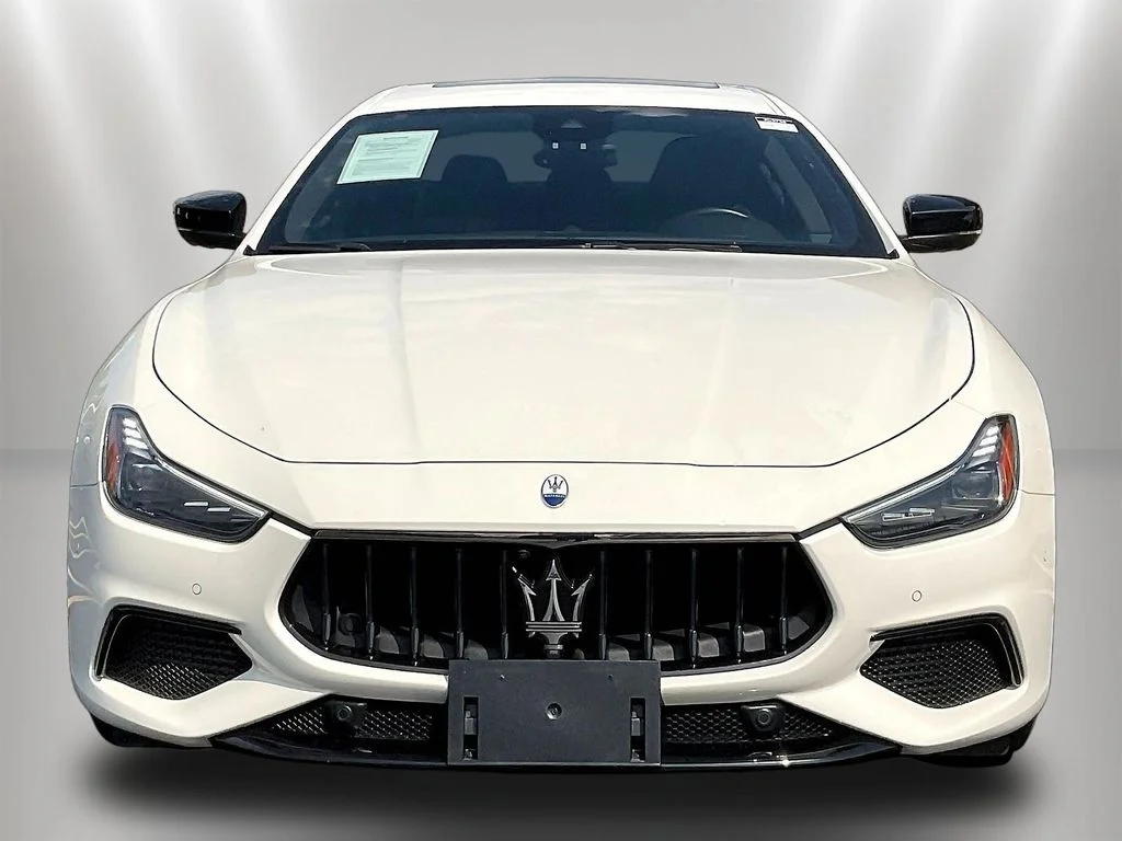 Used 2023 Bianco Maserati Modena Q4 image 2