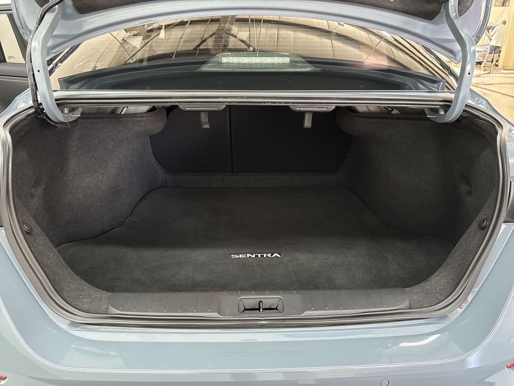 Used 2025 Gray Metallic Nissan SR image 32