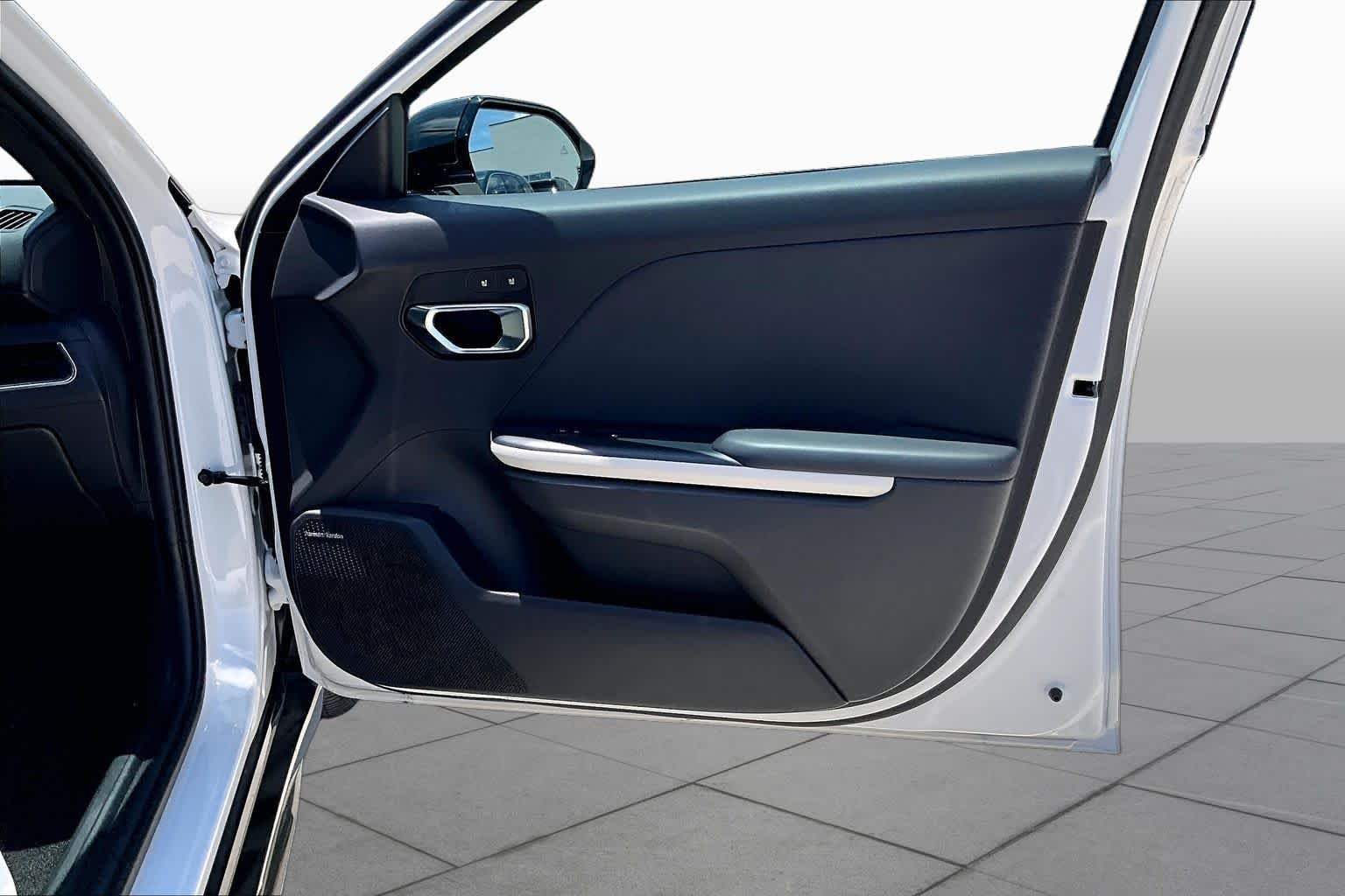 Used 2025 Snow White Pearl Kia GT-Line image 22