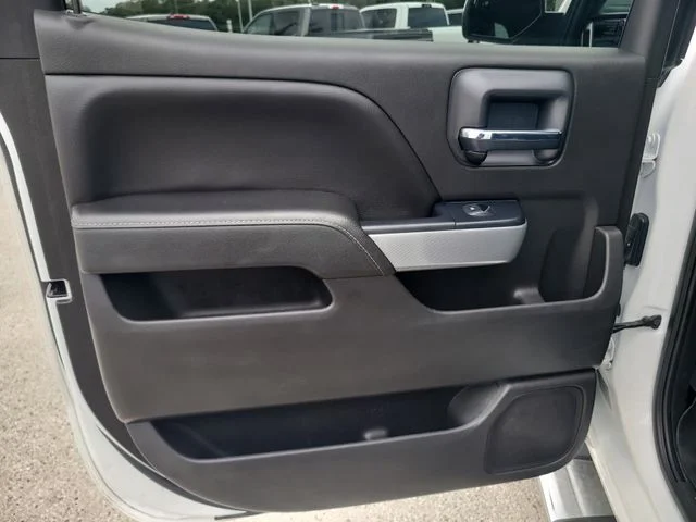 Used 2018 White Chevrolet LT image 12