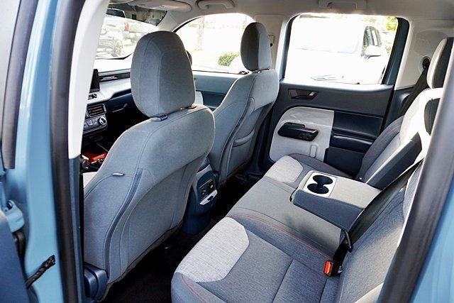 Used 2023 Blue Ford XLT image 18