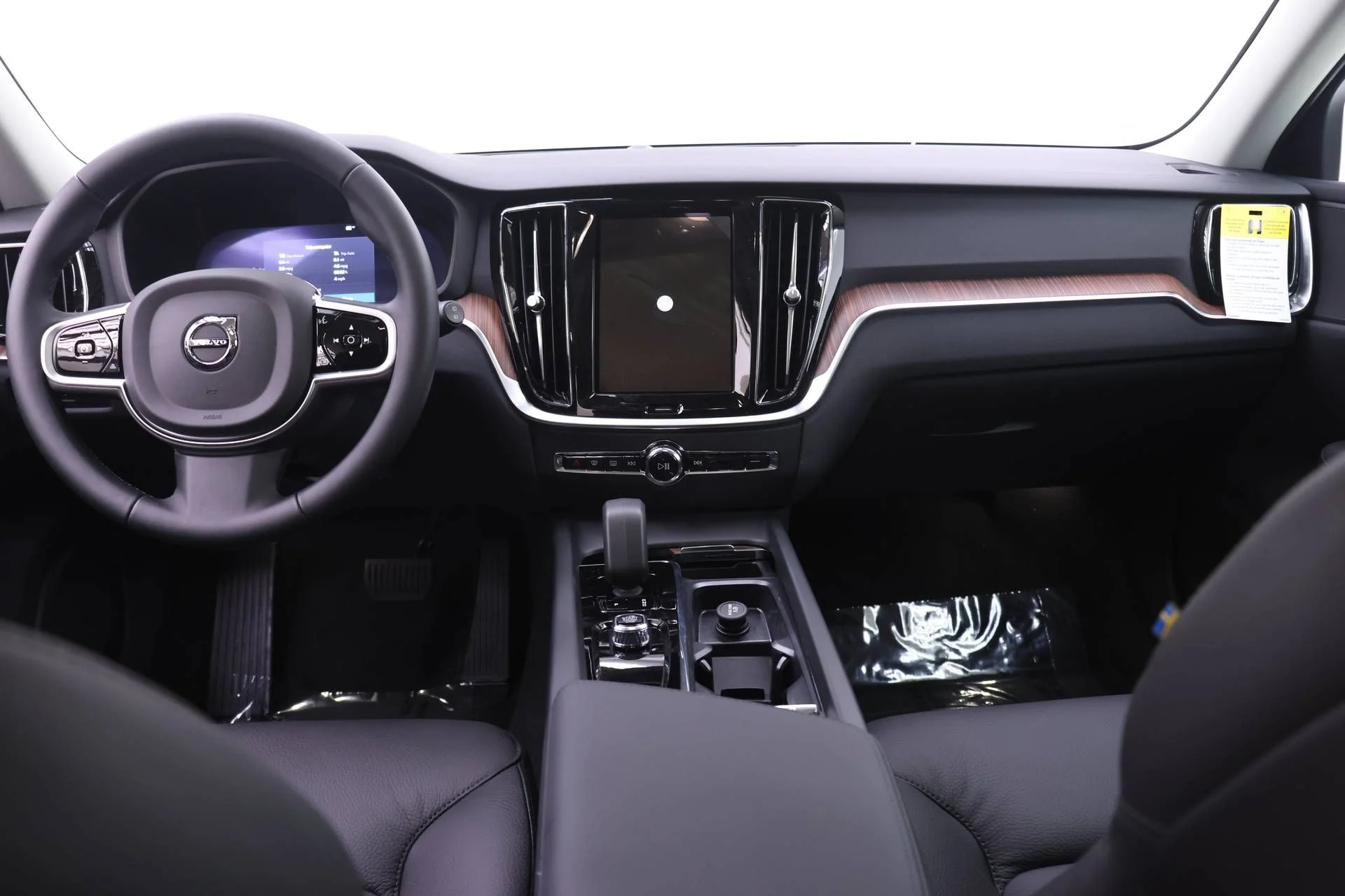 New 2026 Vapour Grey Volvo Plus image 8