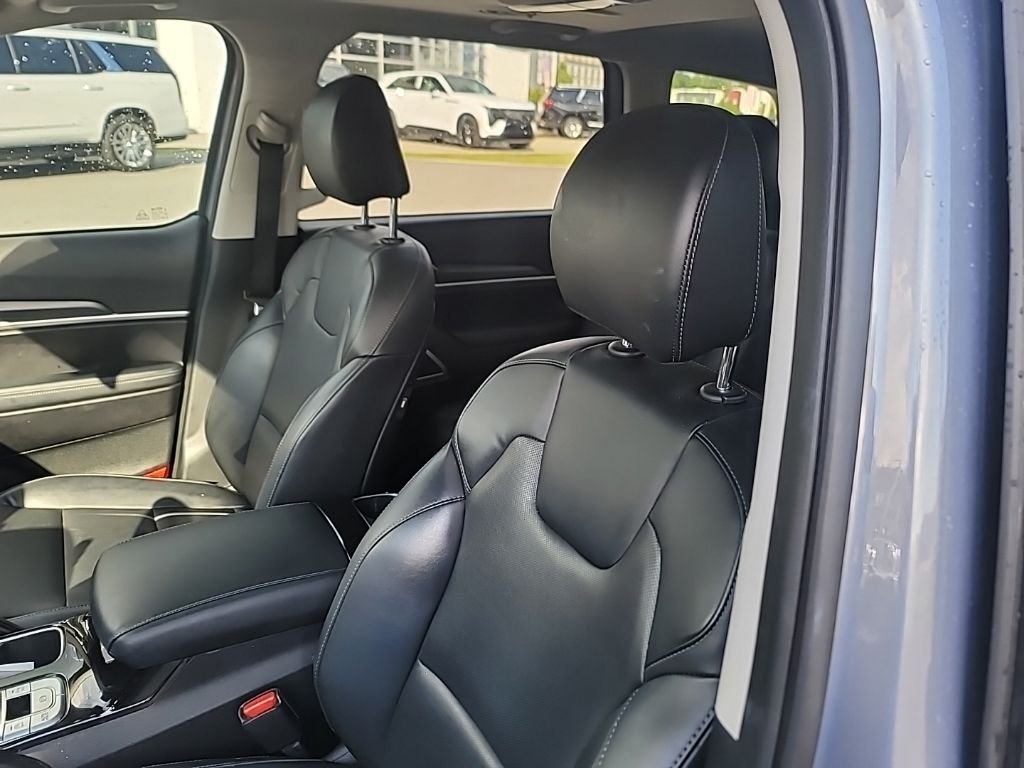 Used 2021 Silver Kia S image 10