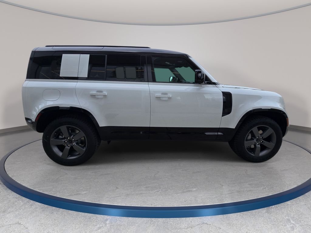 New 2026 Fuji White LAND ROVER X-Dynamic SE image 4