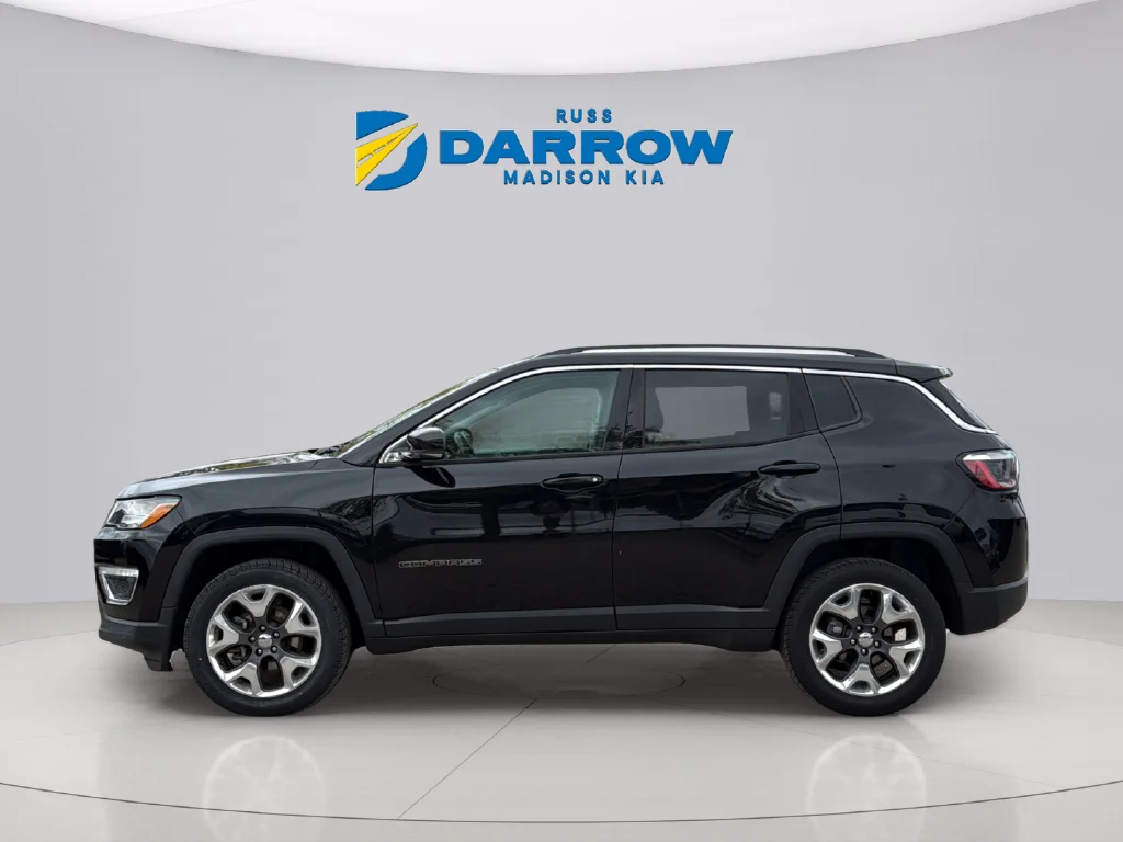Used 2021 Diamond Black Crystal Pearlcoat Jeep Limited image 2