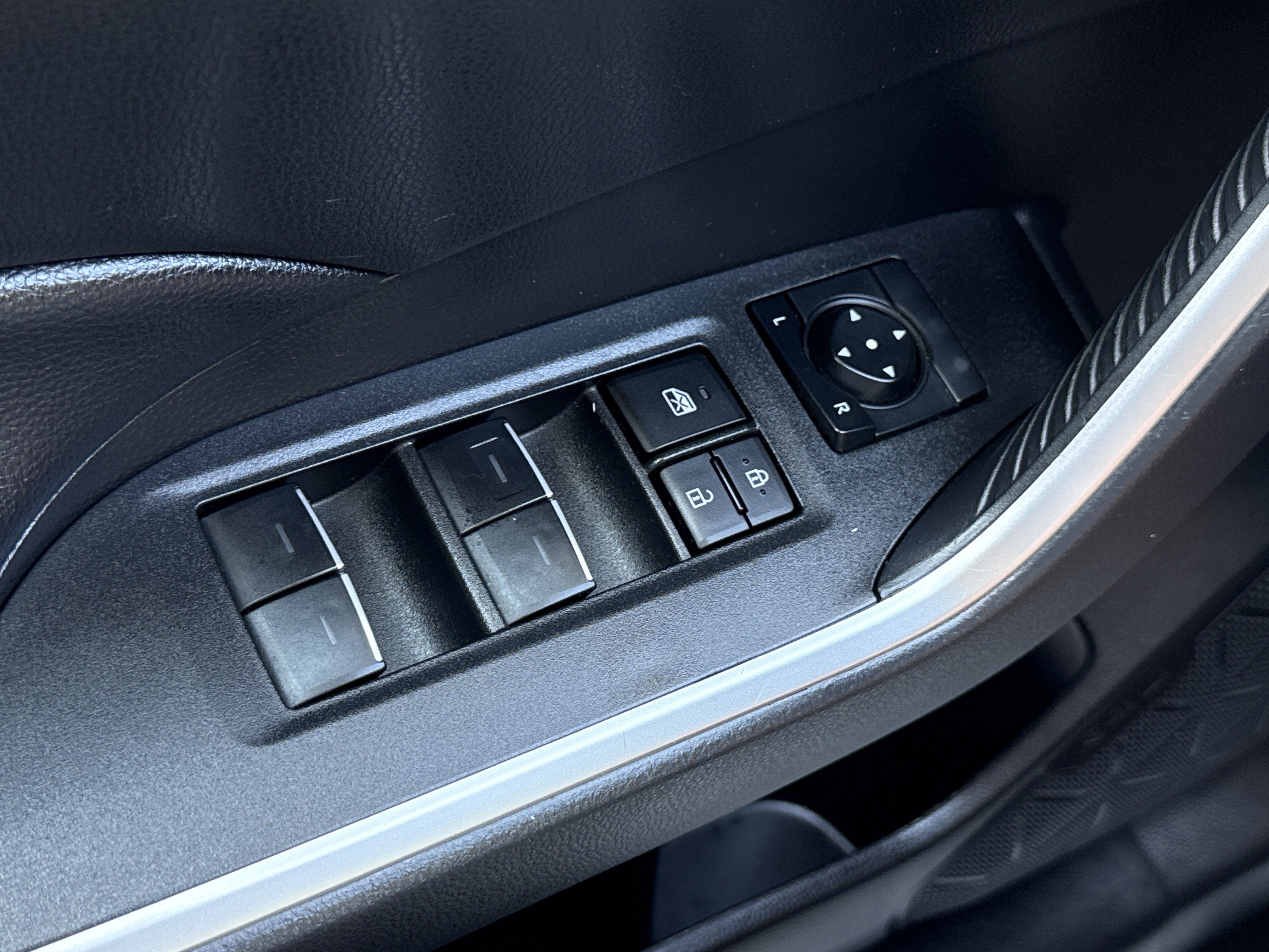 Used 2024 Ice Cap Toyota XLE image 16