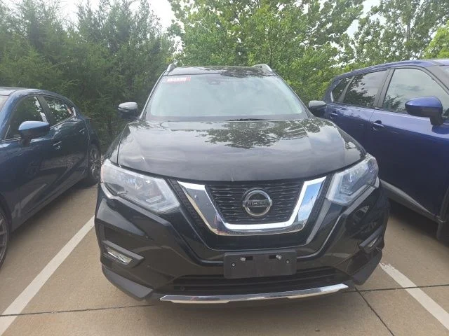 Used 2018 Nissan Rogue SL with VIN 5N1AT2MV4JC809882 for sale in Jefferson City, MO