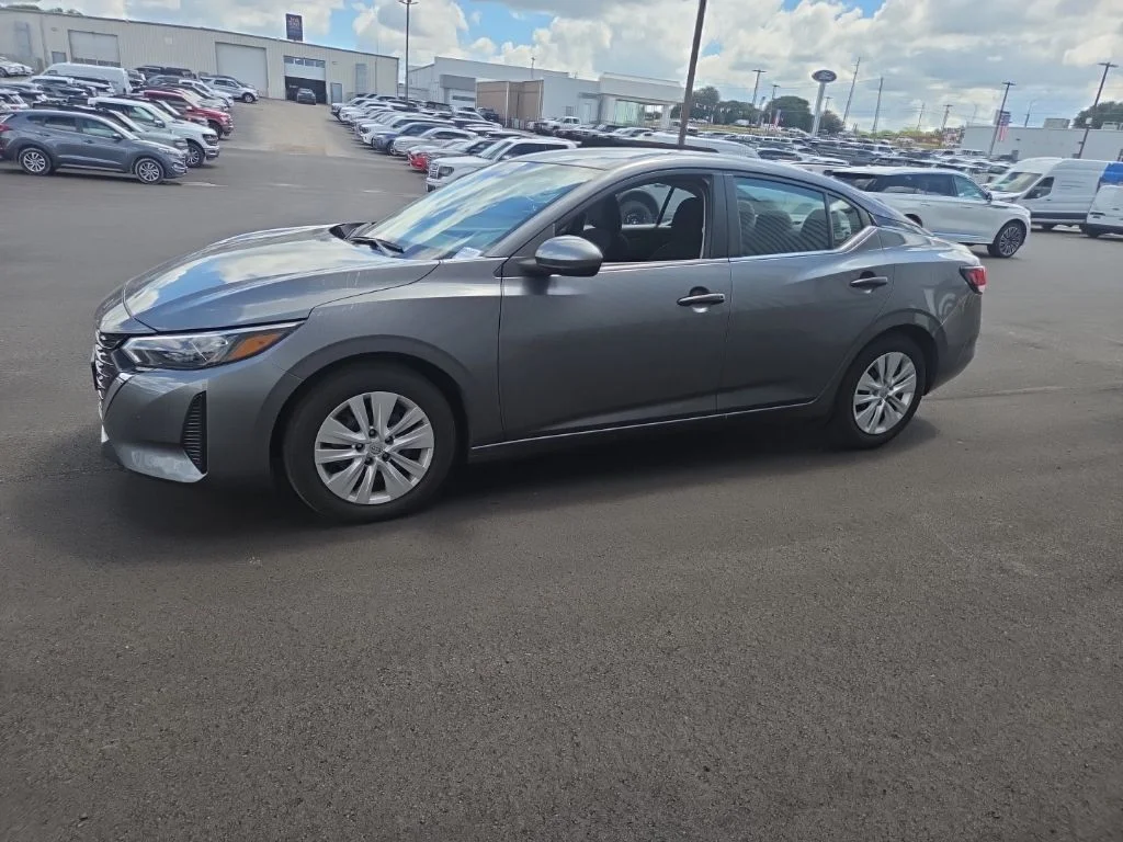 Used 2025 Gray Nissan S image 5
