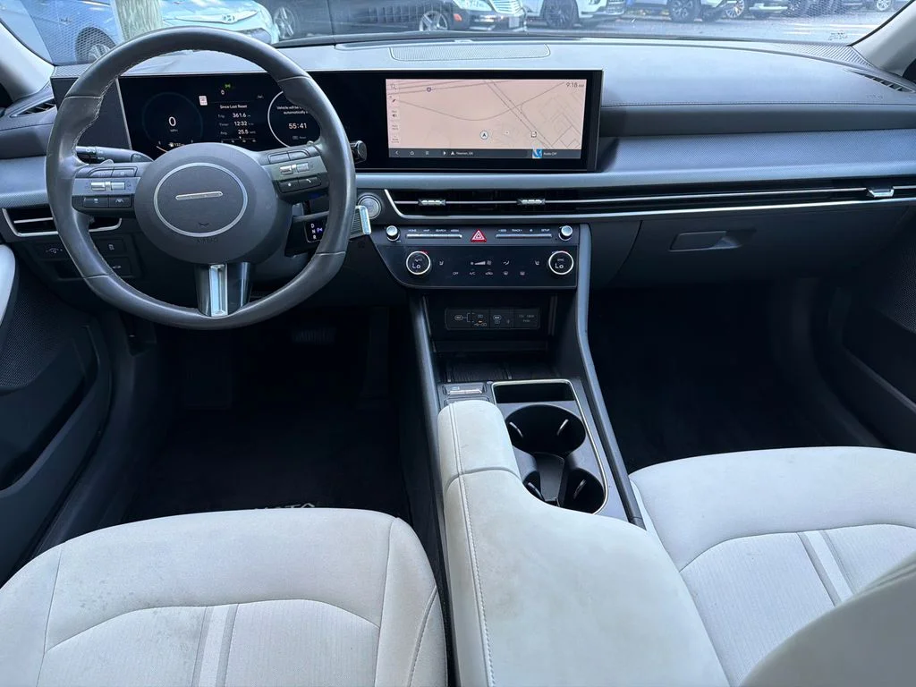 Used 2025 Gray Hyundai SEL Convenience image 22