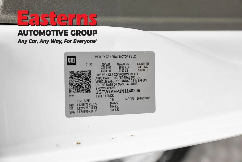 Used 2022 White GMC Work Van image 29