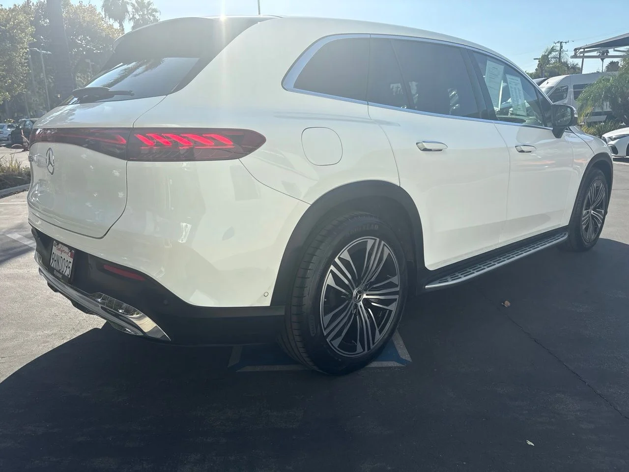 Certified Used 2023 White Mercedes-Benz 450 Sports Utility Premium Trim image 5
