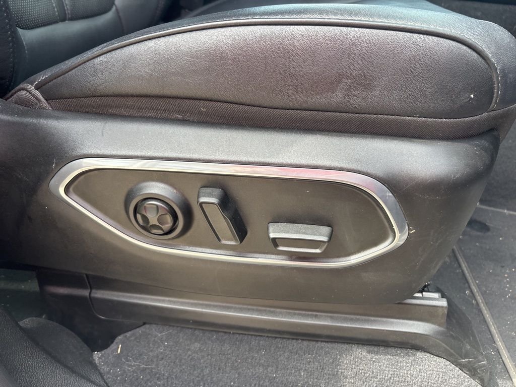 Used 2023 Baltic Gray Metallic Clearcoat Jeep Series III image 30