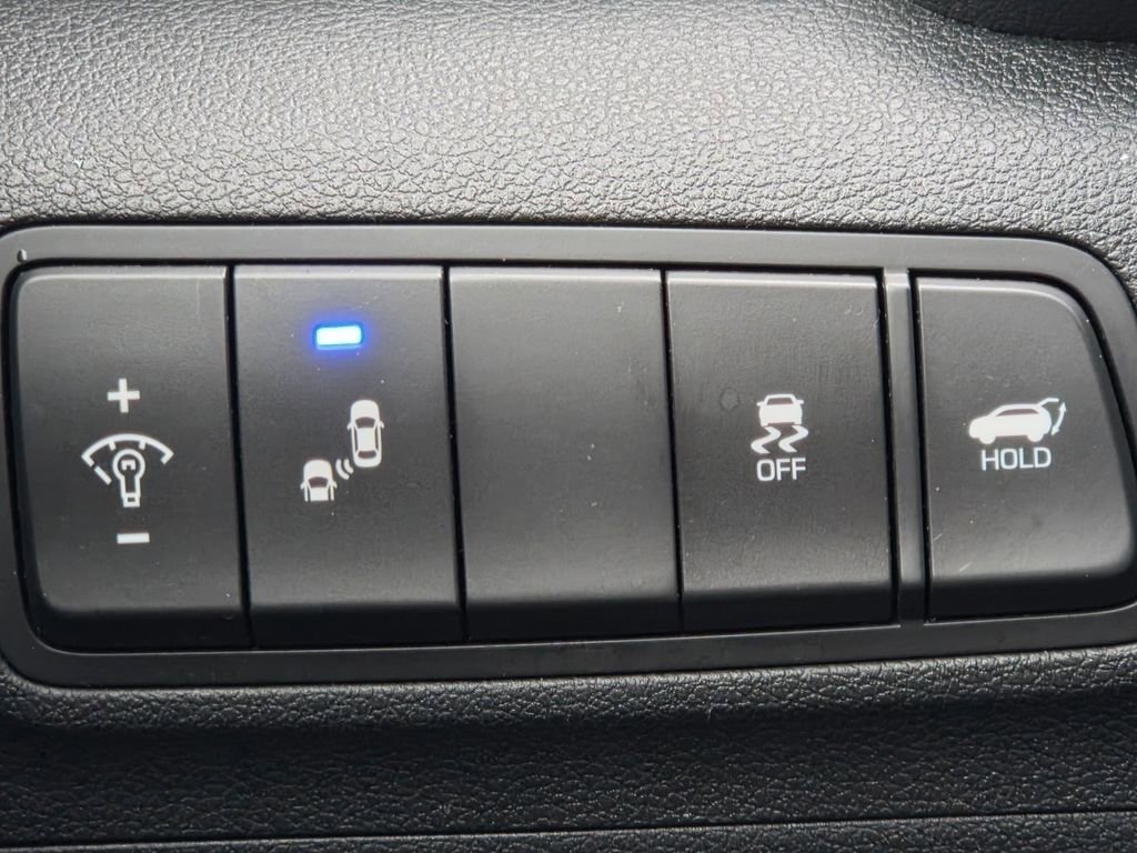 Used 2016 Caribbean Blue Hyundai Sport image 15