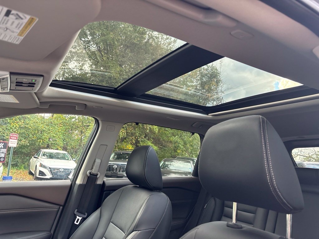Used 2023 Gray Nissan SL image 18