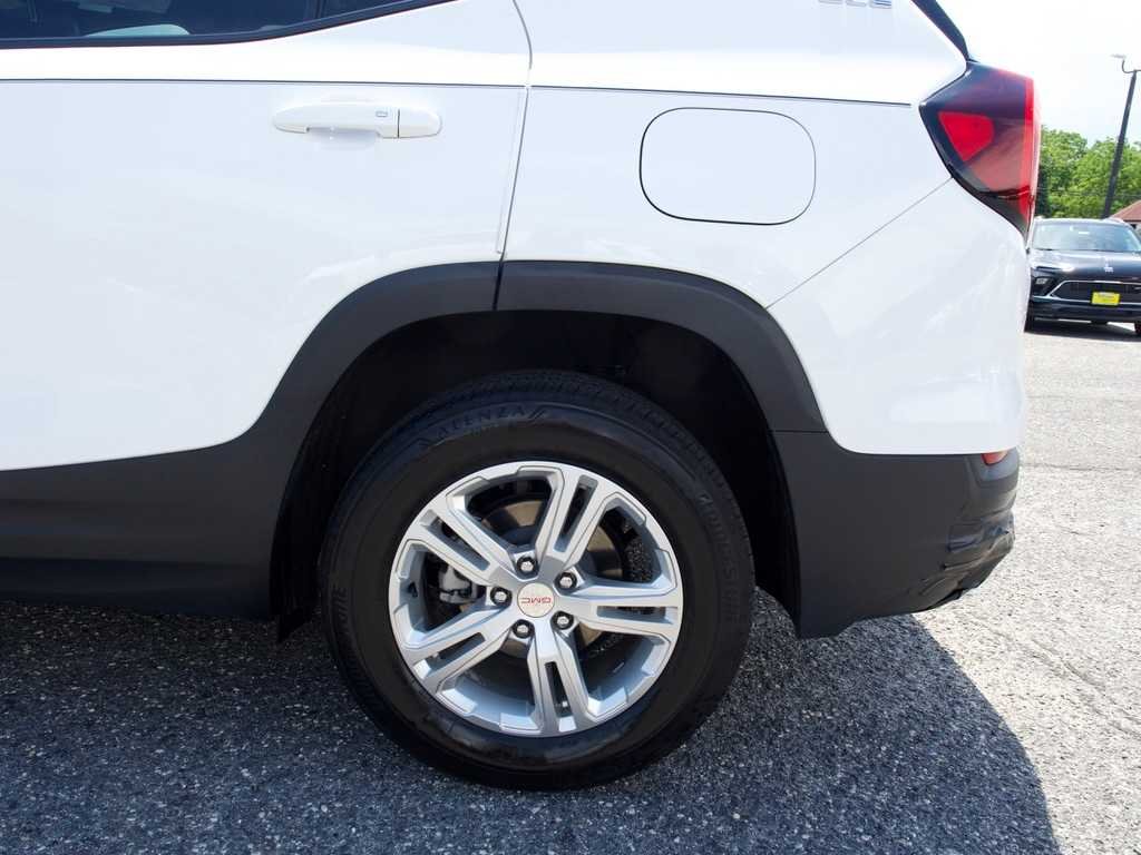 Certified Used 2024 Summit White GMC SLE image 10