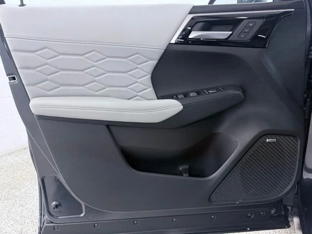 New 2026  Mitsubishi SEL image 21