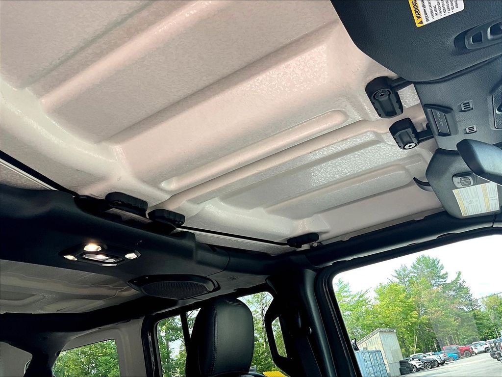 Used 2021 Sting-Gray Clearcoat Jeep Unlimited Sahara image 20