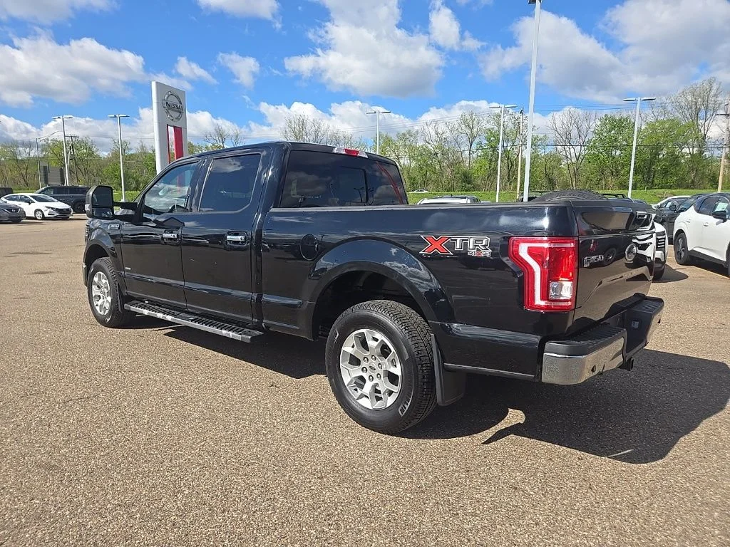 Used 2017 Black Ford XLT image 5