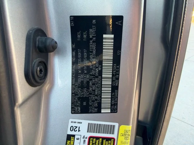 Used 2018 Silver Toyota XLE image 23