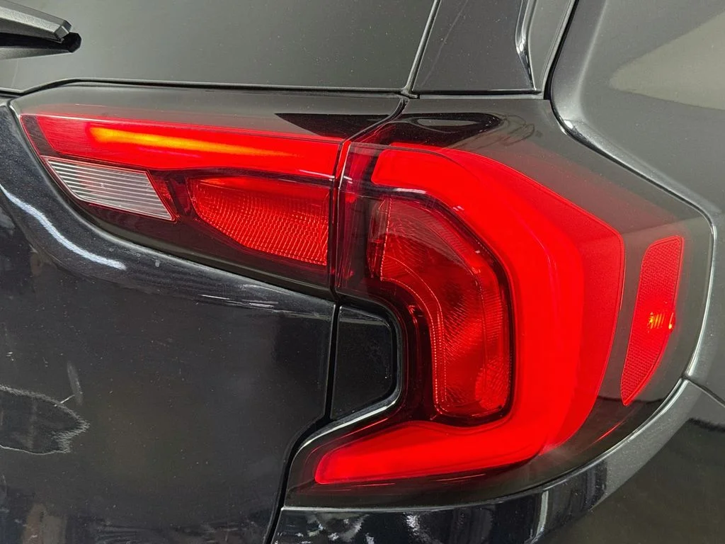 Used 2019 Black GMC SLE image 31