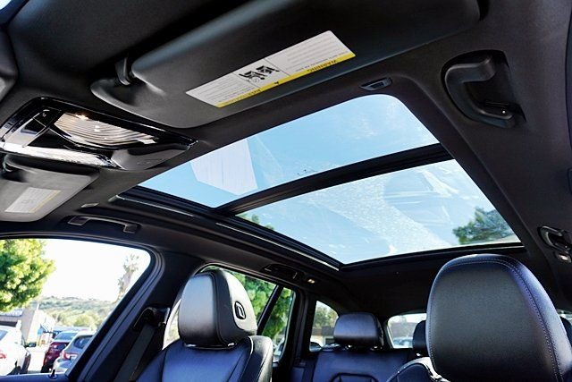 Used 2023 White BMW xDrive30i image 17