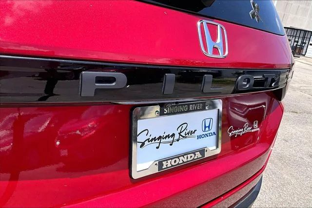Used 2024 Radiant Red Metallic II Honda EX-L image 25