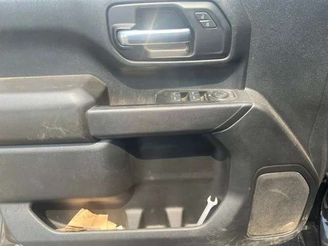 Used 2021  GMC Base image 30