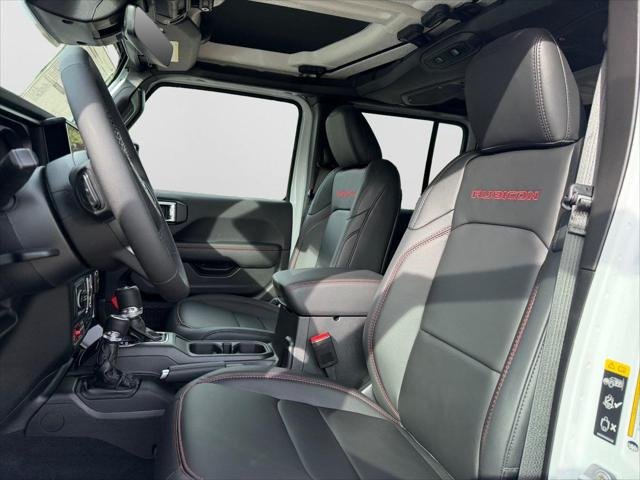 New 2027 Bright White Clearcoat Jeep Rubicon image 2