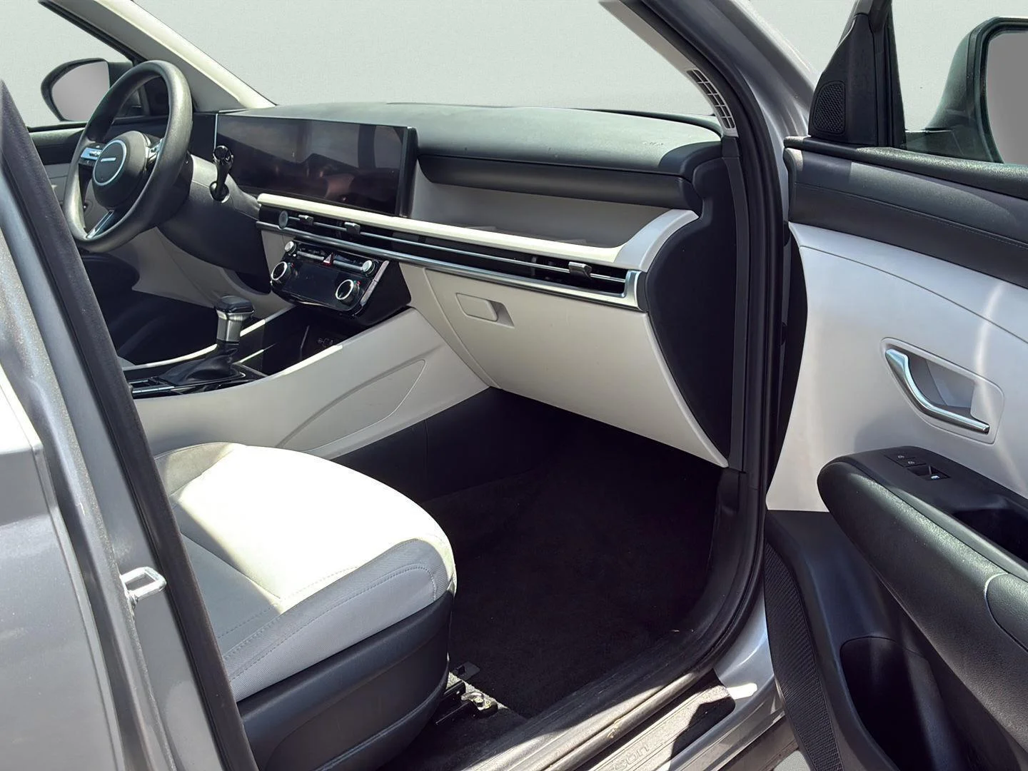 Used 2025 Shimmering Silver Hyundai SEL image 6