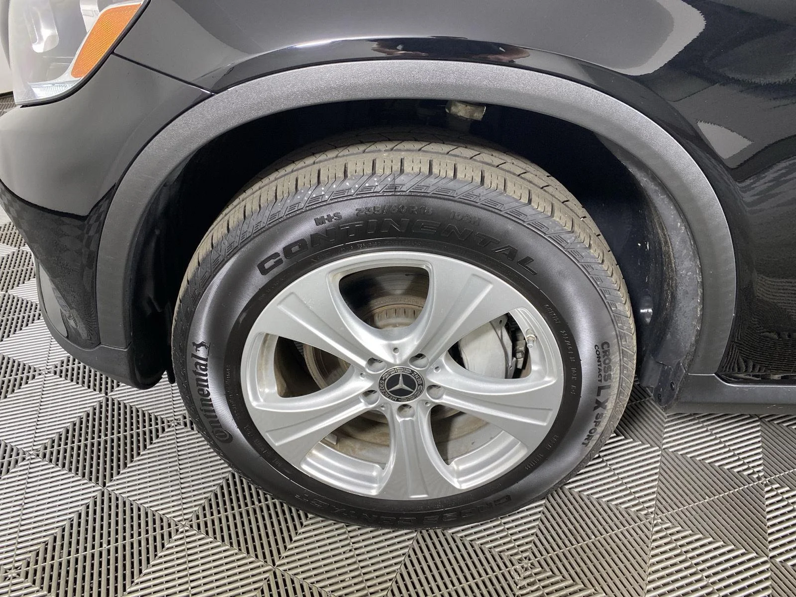Used 2018 Obsidian Black Metallic Mercedes-Benz GLC 300 image 10