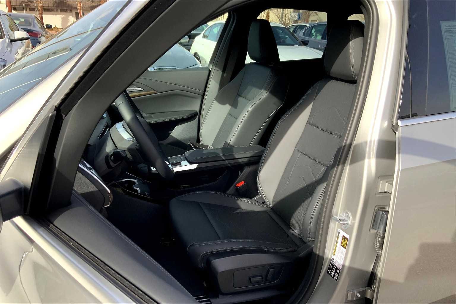 2025 BMW X1 XDrive28i - Photo 9