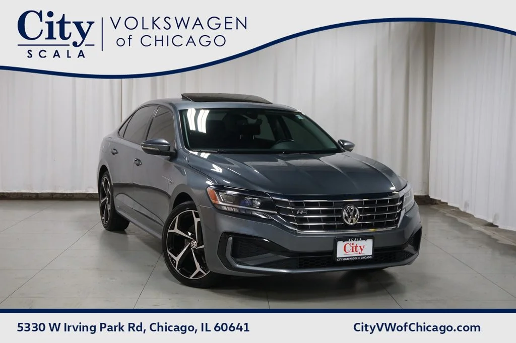 2020 Volkswagen Passat 2.0T R-Line Auto's photo