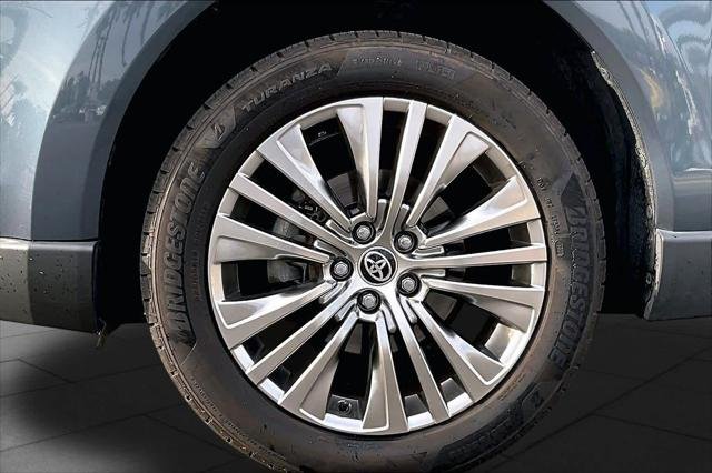 Certified Used 2022 COASTAL GRAY METALLI Toyota  image 10