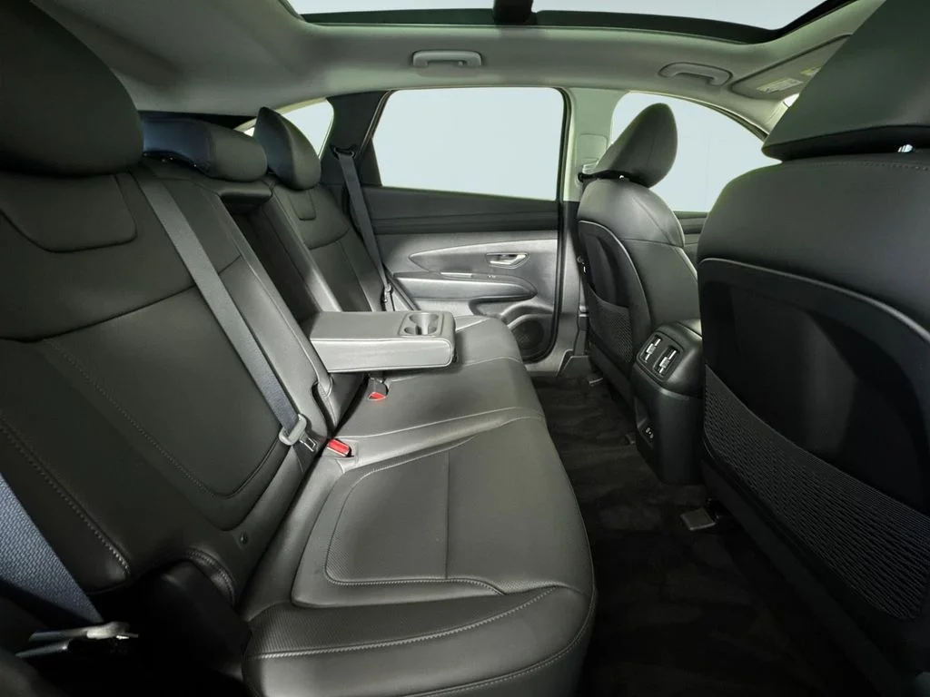 Used 2025 Gray Hyundai SEL Convenience image 15