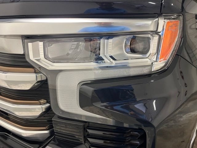 Used 2022 Dark Ash Metallic Chevrolet High Country image 4