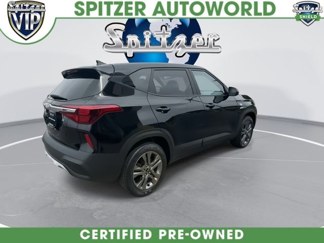 Used 2023 Black Kia LX image 9