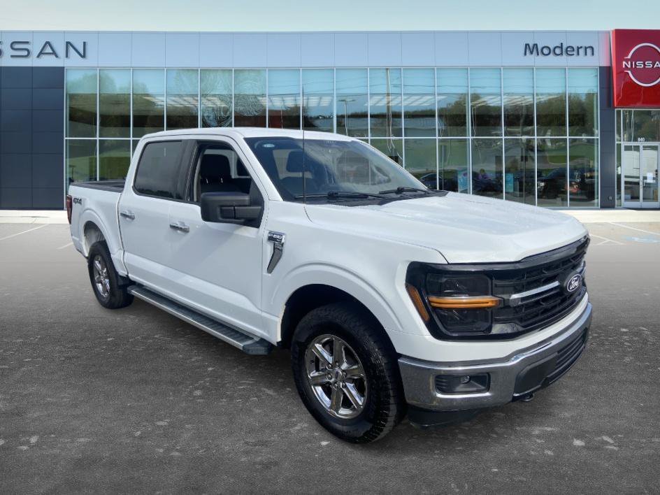 Used 2025 Oxford White Ford XLT image 3