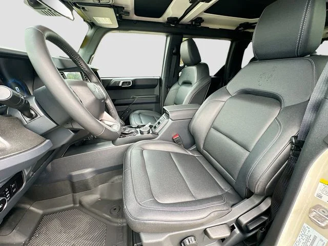 New 2025 Desert Sand Ford Badlands image 15