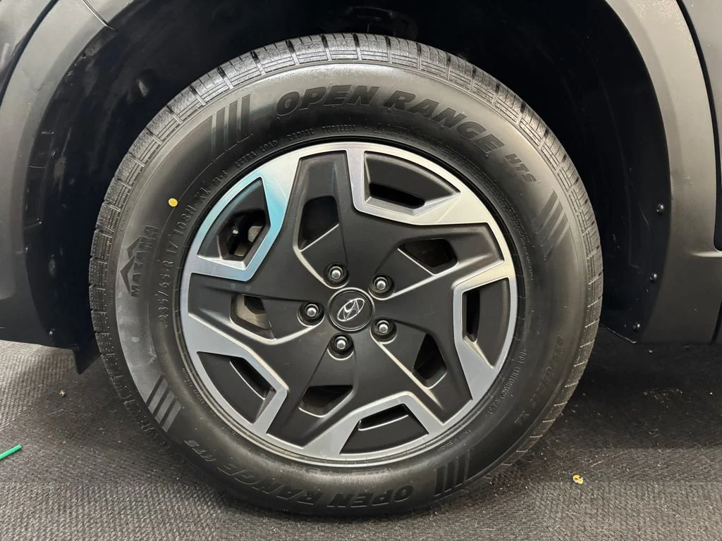 Used 2023 Black Hyundai Blue image 13