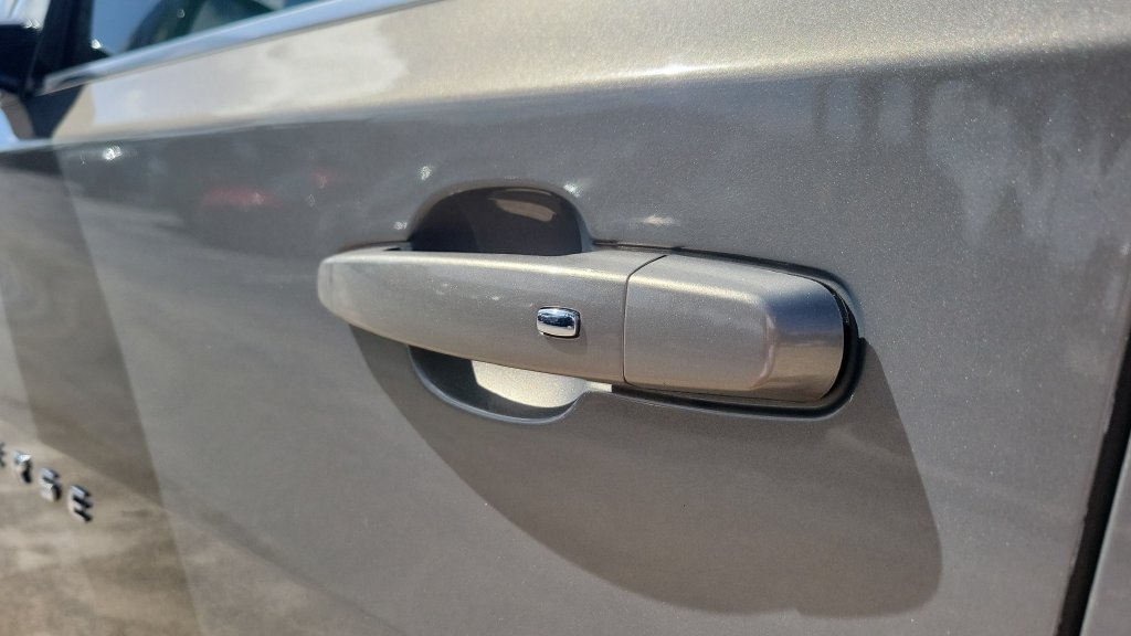 Used 2019  Chevrolet LT image 6