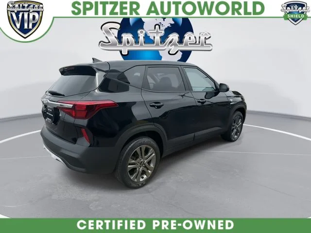 Used 2023 Black Kia LX image 9