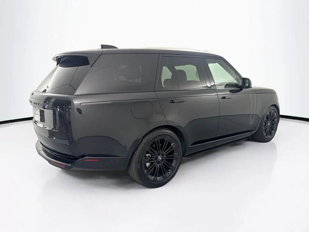 Certified Used 2025 Black Land Rover SE image 5