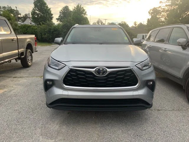 Used 2021 Celestial Silver Metallic Toyota Limited image 3