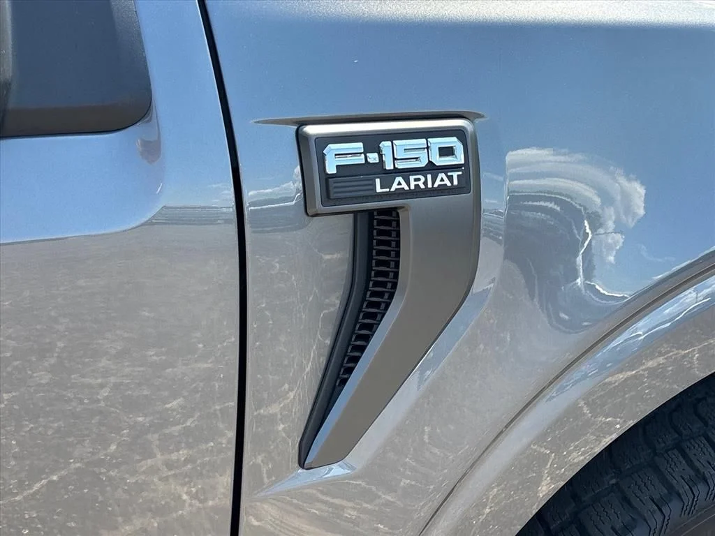 Used 2023 Gray Ford Lariat image 11