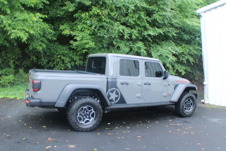Used 2020 Sting-Gray Clearcoat Jeep Mojave image 2