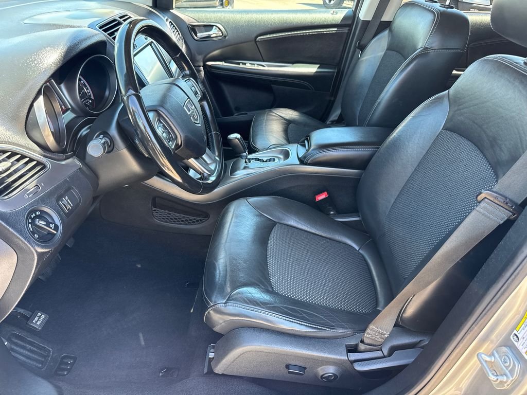 Used 2020 Silver Dodge Crossroad image 25