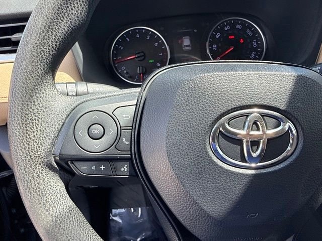Used 2019  Toyota XLE image 29