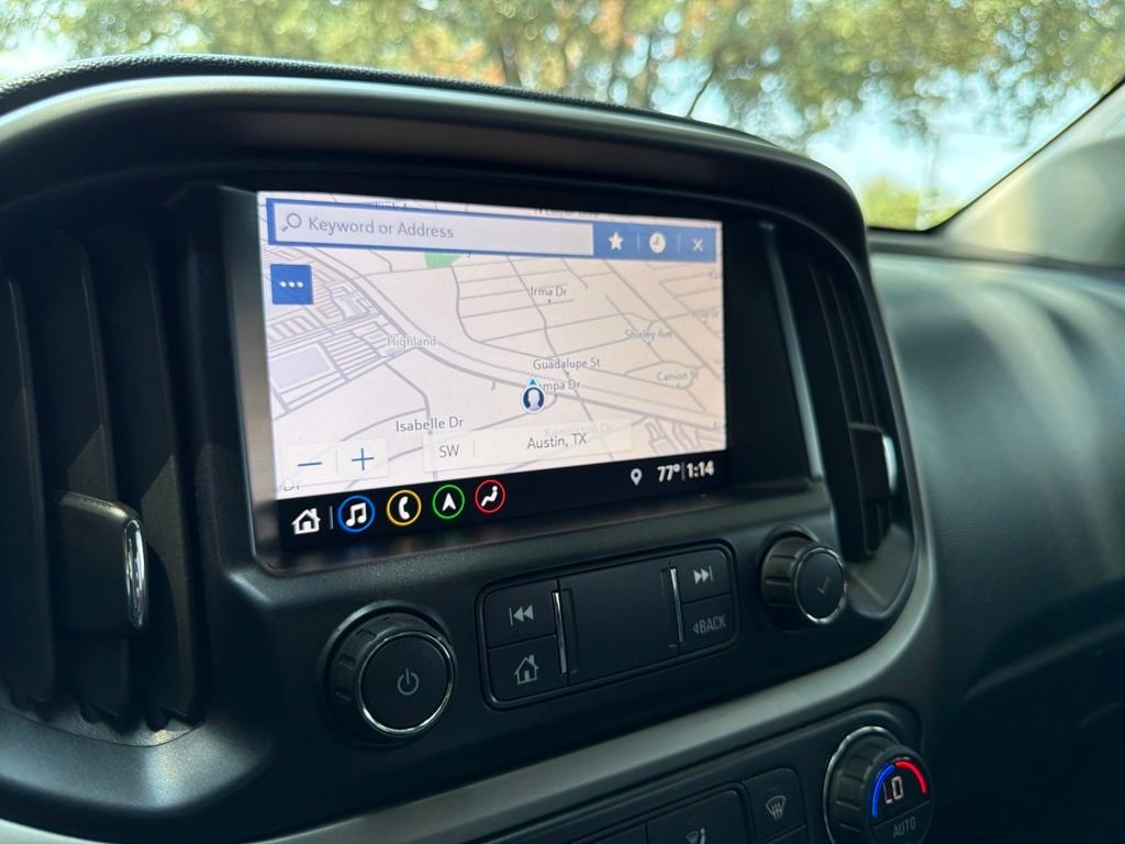 Used 2020 Black Chevrolet Z71 image 29